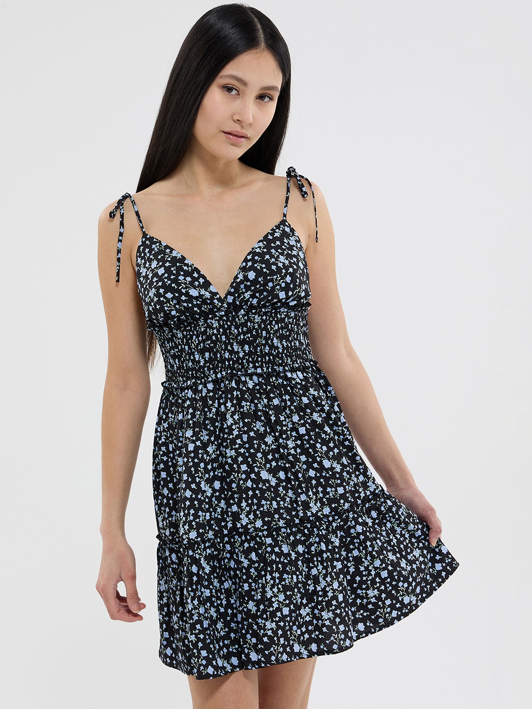 

TERRANOVA Printed Tie-Up Shoulder Straps Smocked Tiered Dress, Black