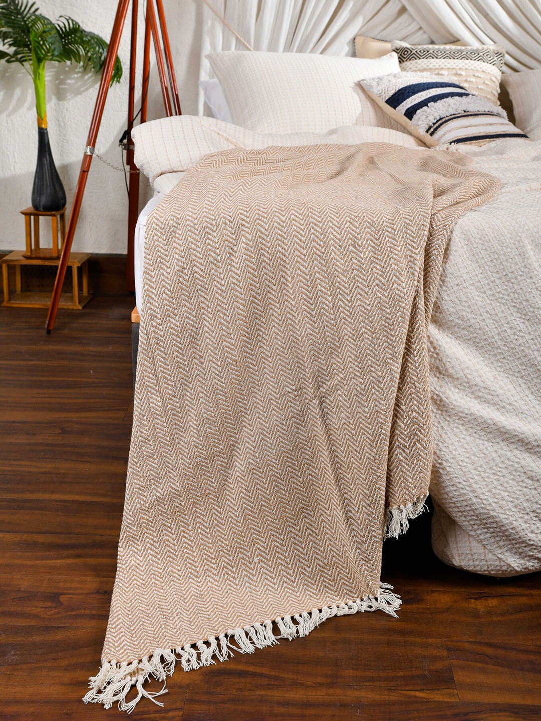 

THE SEWING CREST Handwoven Organic Cotton Herringbone Chevron Blanket, Beige