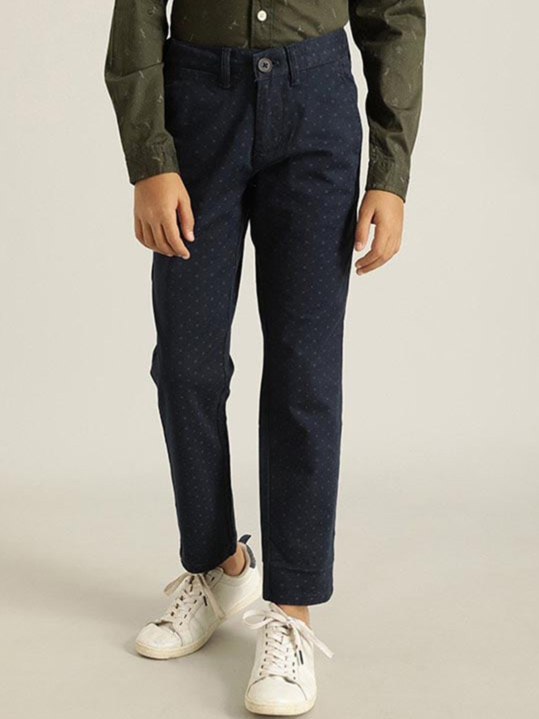 

Indian Terrain Boys Smart Geometric Printed Mid-Rise Pure Cotton Chinos Trousers, Blue