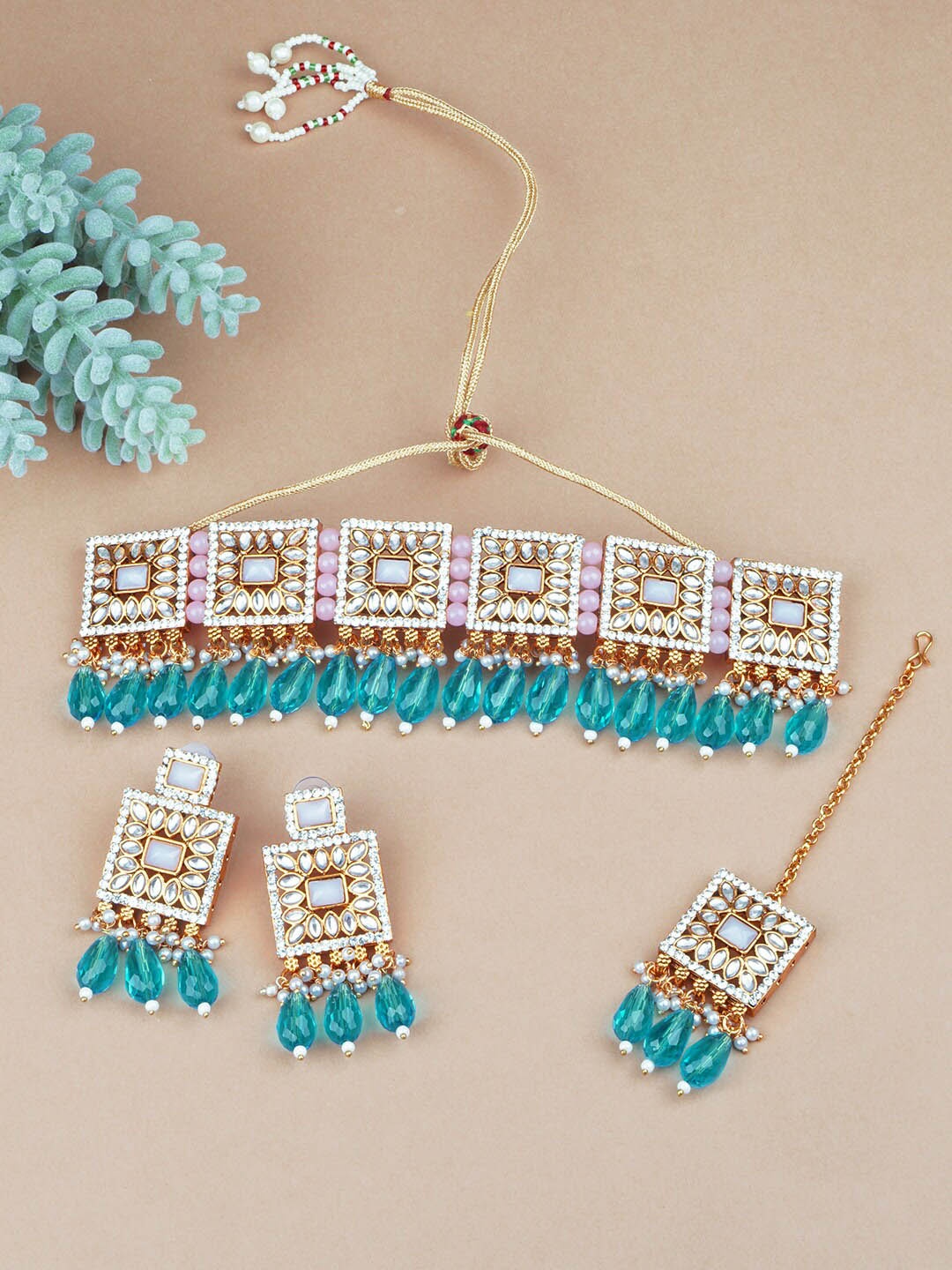 

Matushri Art Gold Plated Studded Jewelry Set
