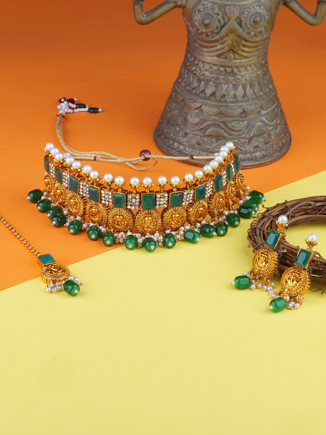 

Matushri Art Gold-Plated Kundan Choker Jewellery Set, Green