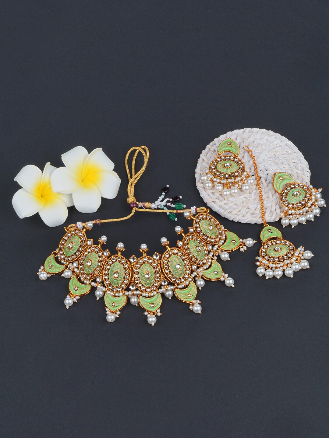 

Matushri Art Gold Plated Kundan Studded Jewelry Set Wwith Maang Tikka