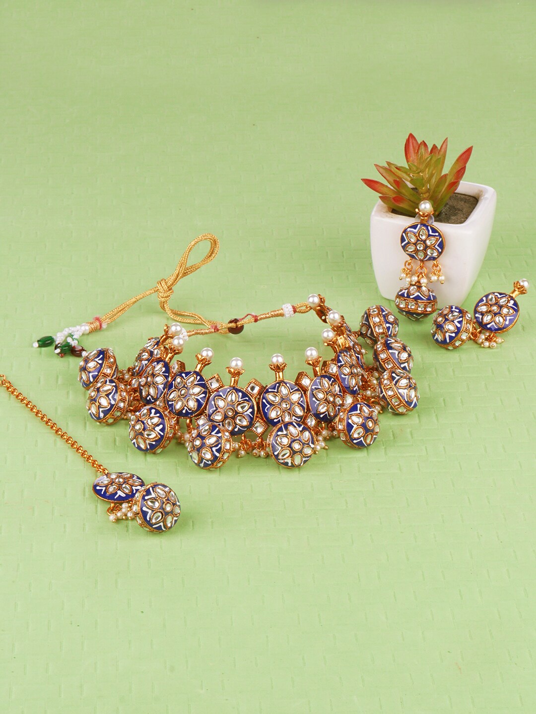 

Matushri Art Gold-Plated Kundan Choker Necklace Set