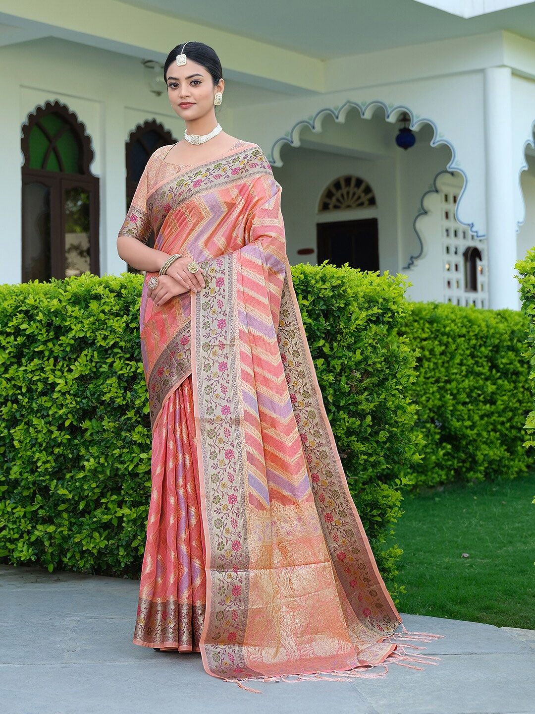 

Pisara Woven Design Zari Organza Saree, Pink