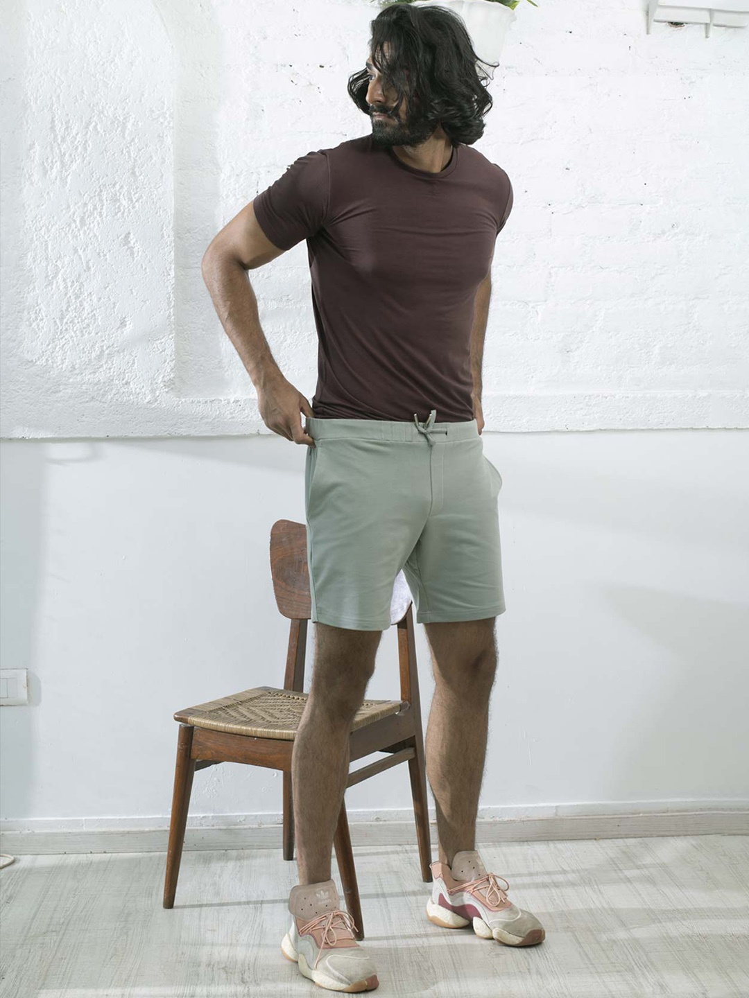 

Beyours Men Mid Raise Above Knee Length Shorts, Grey