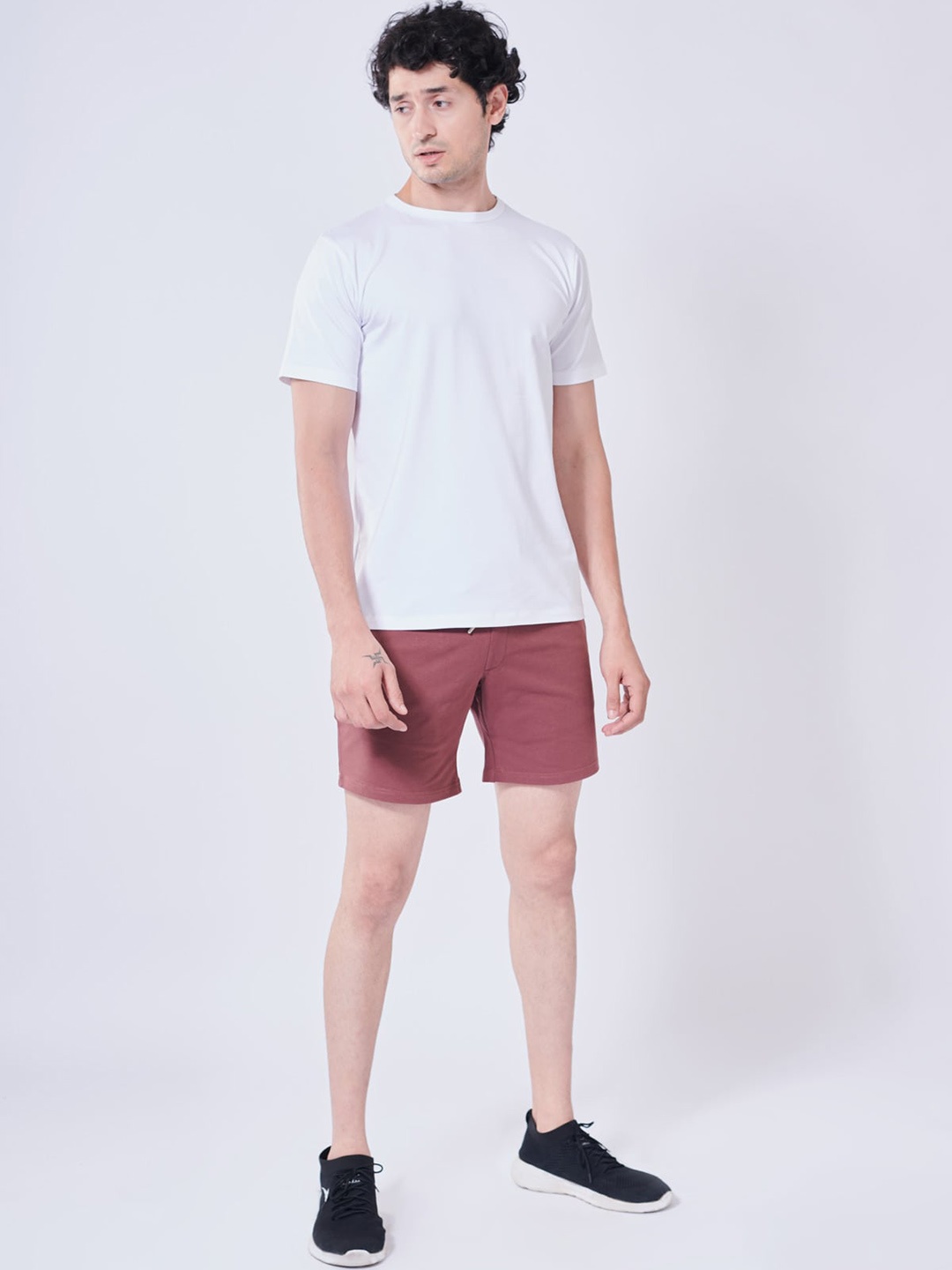

Beyours Men Mid Raise Above Knee Length Shorts, Red