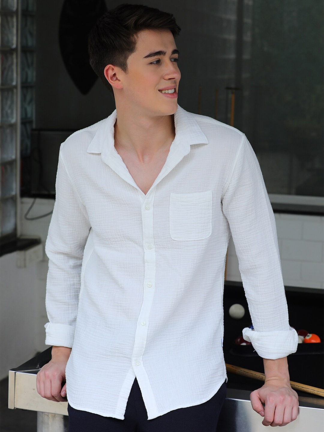 

POE Men White Smart Slim Fit Self Deisgn Pure Cotton Shirt