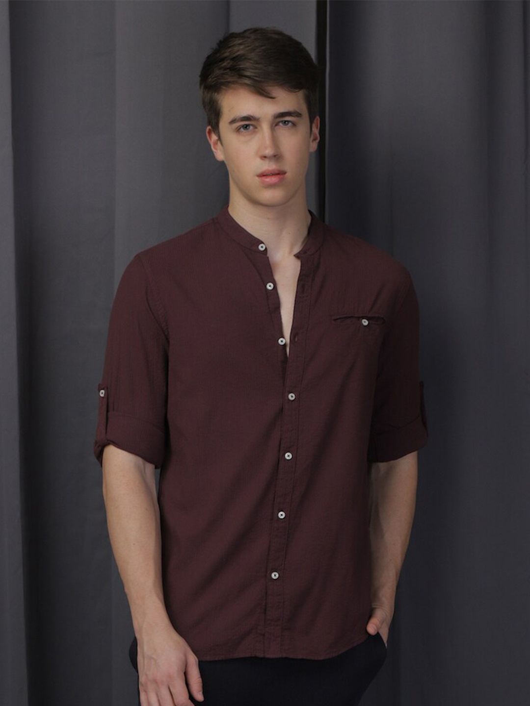 

POE Smart Slim Fit Mandarin Collar Roll-Up Sleeves Seersucker Weave Pure Cotton Shirt, Burgundy