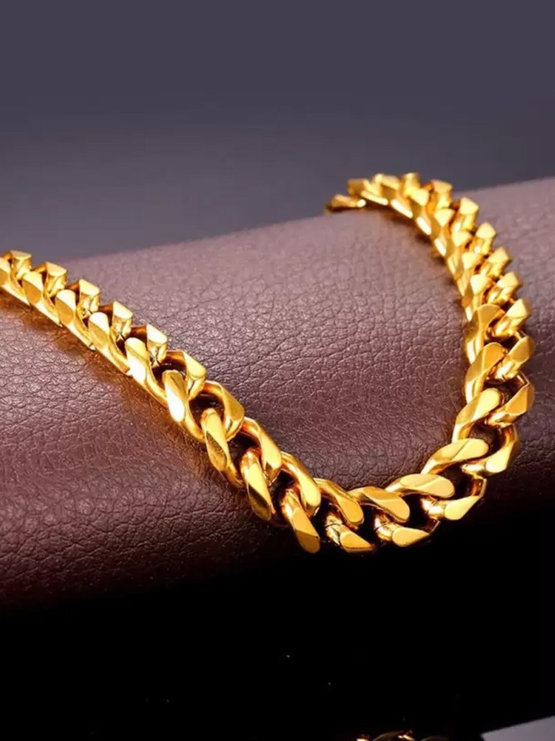 

OOMPH Men Gold-Plated Link Bracelet