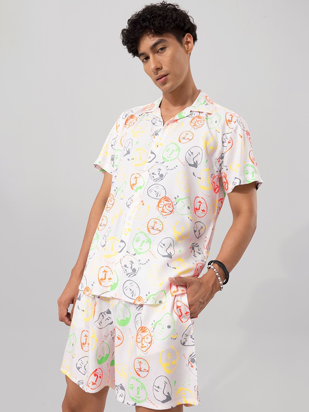 

Snitch Conversational Printed Shirt With Shorts Co-Ords, Off white