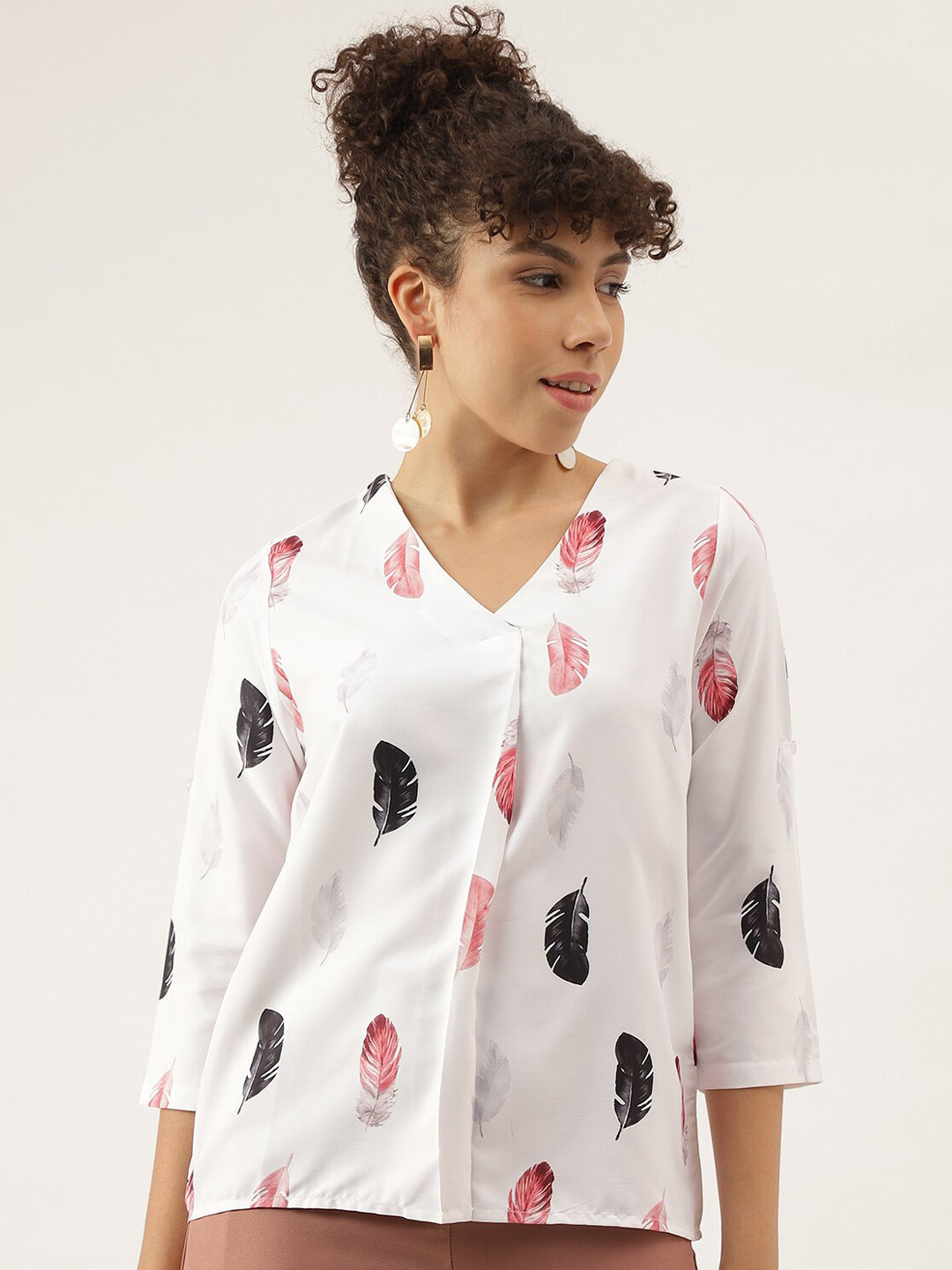 

AAHWAN Conversational Printed V-Neck Top, White