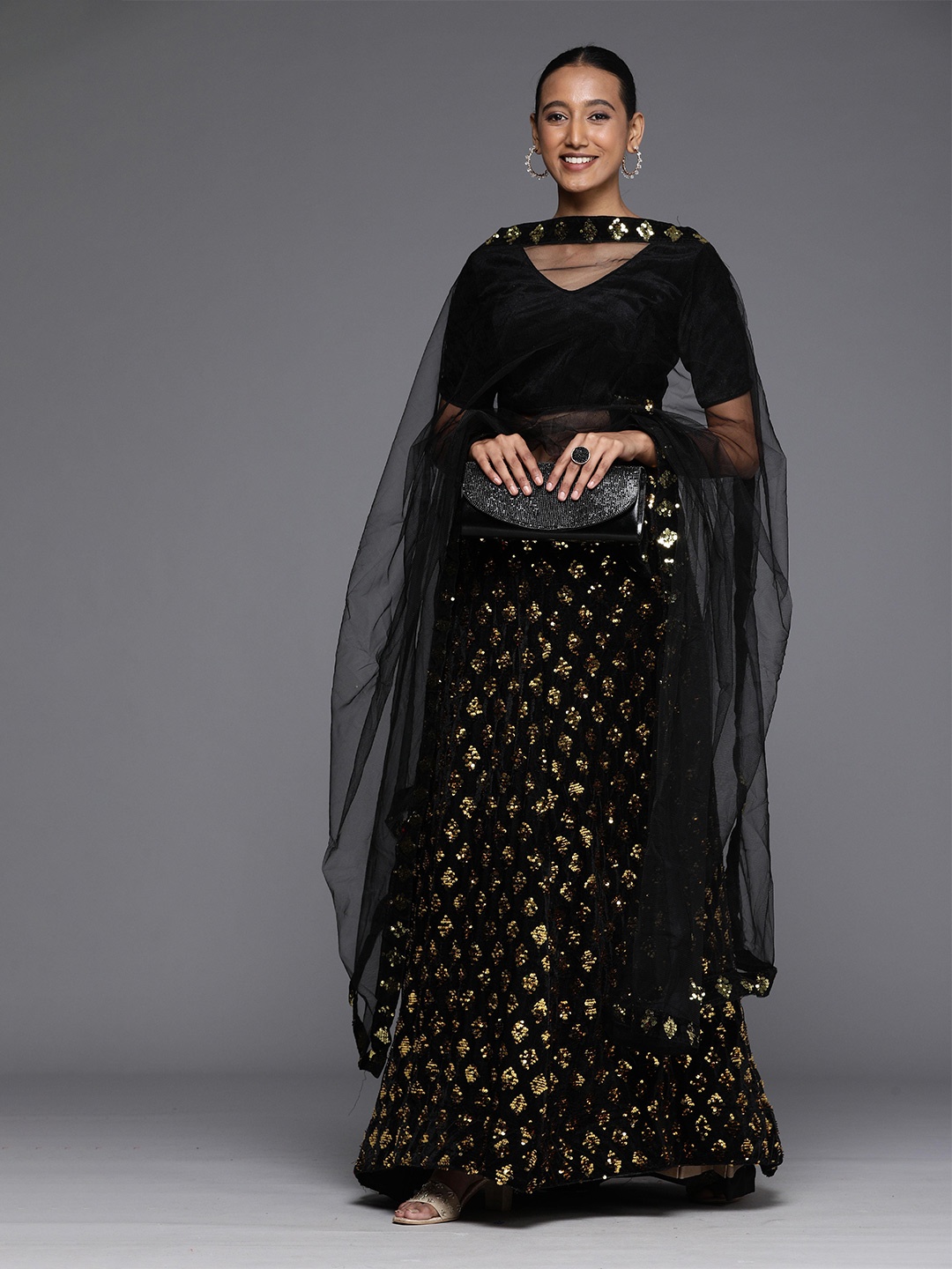 

MANVAA Embellished Sequinned Semi-Stitched Lehenga & Unstitched Blouse With Dupatta, Gold