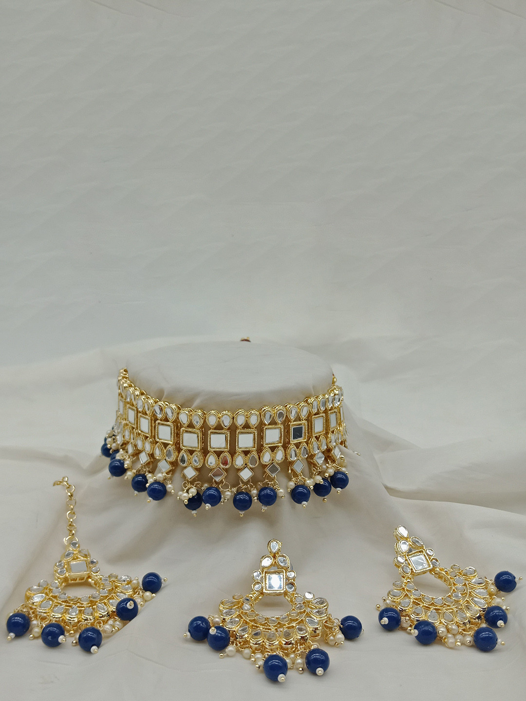

AASHISH IMITATION Gold-Plated Stone-Studded & Beaded Jewellery Set, Turquoise blue