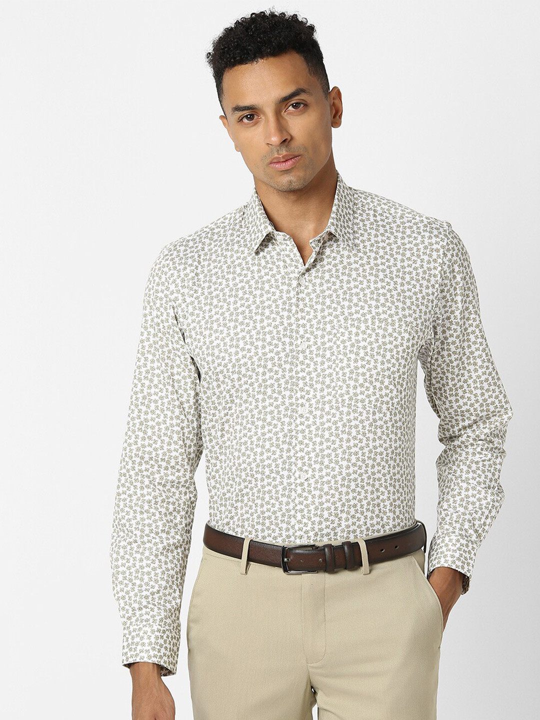

Peter England Slim Fit Floral Printed Pure Cotton Formal Shirt, White