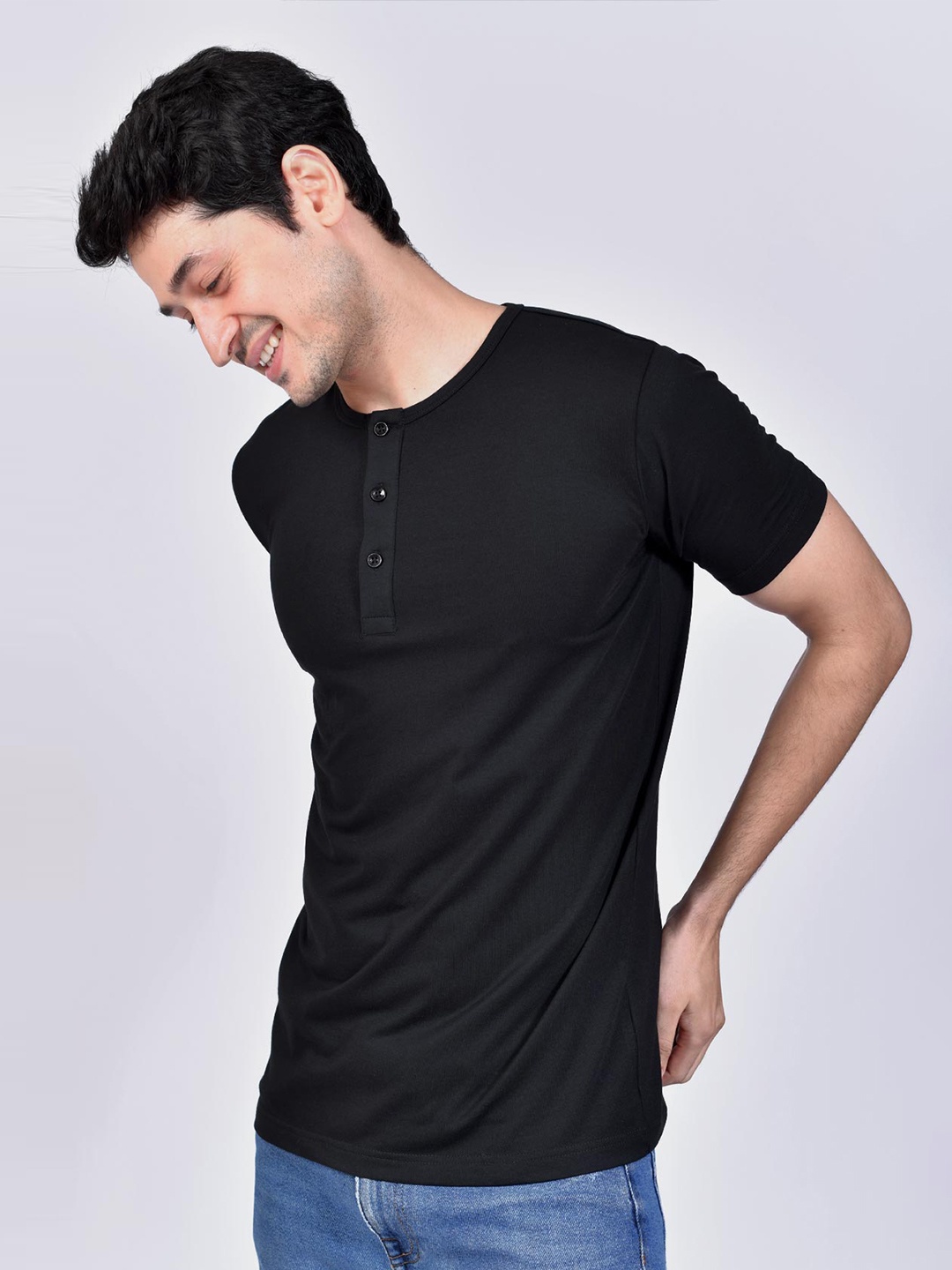 

Beyours Henley Neck Short Sleeves T-shirt, Black