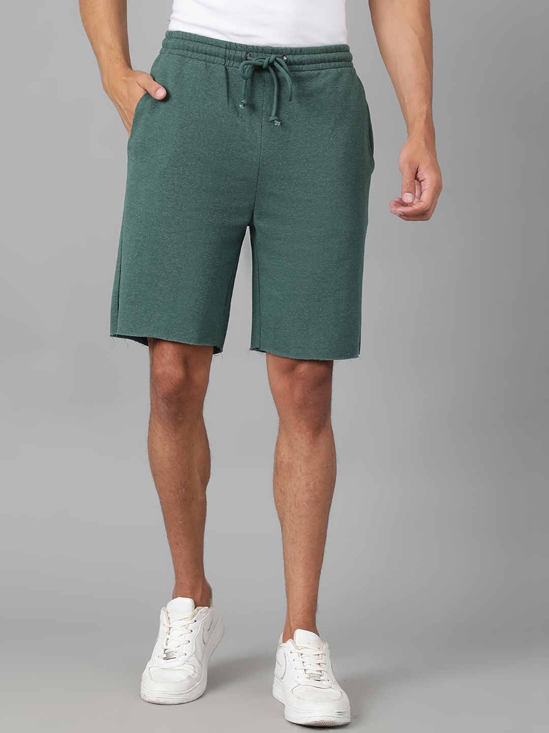 

Kotty Men Regular Fit Mid-Rise Shorts, Green