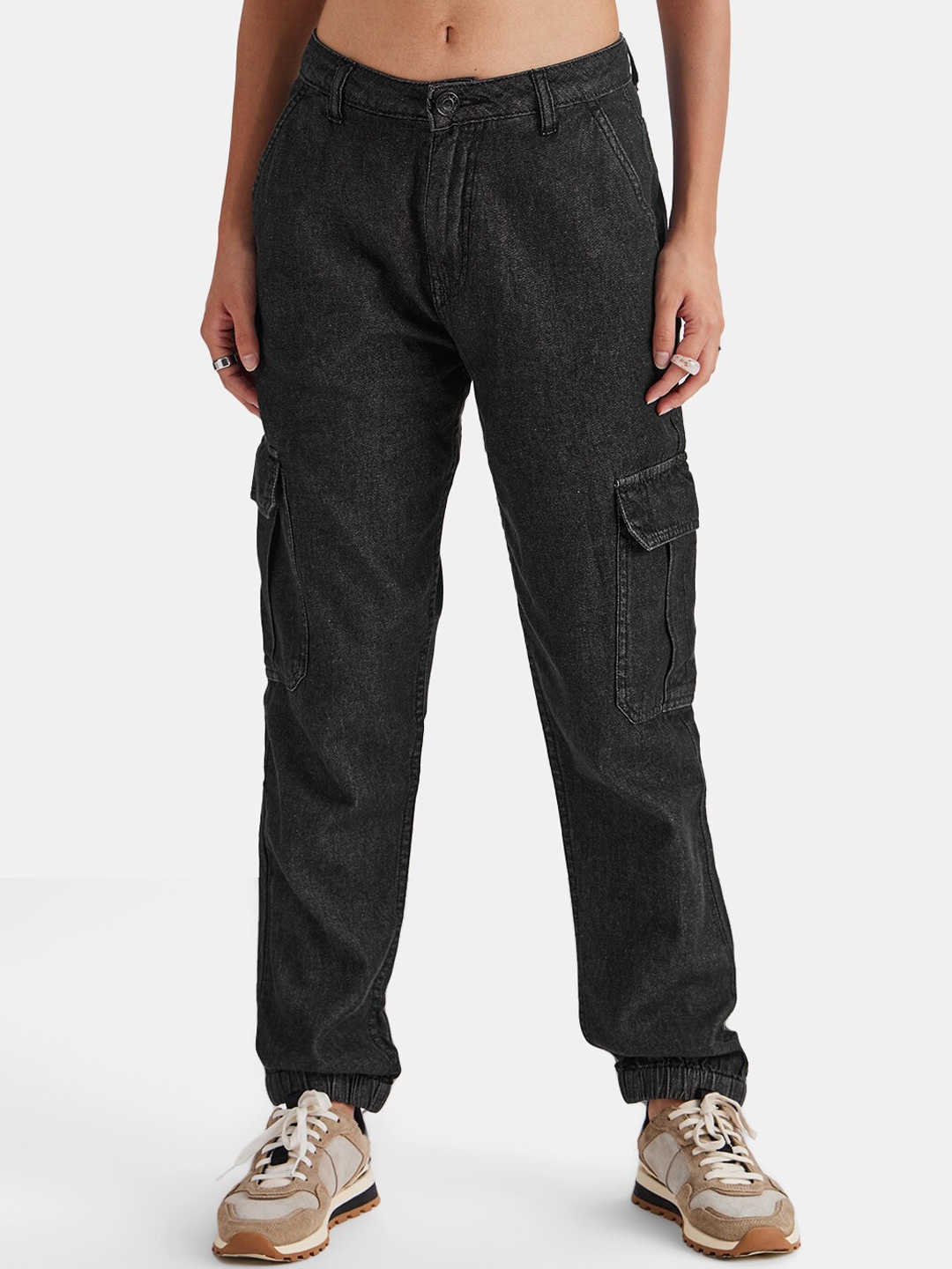 

The Souled Store Women Cotton Mid-Rise Cargo Jogger, Black