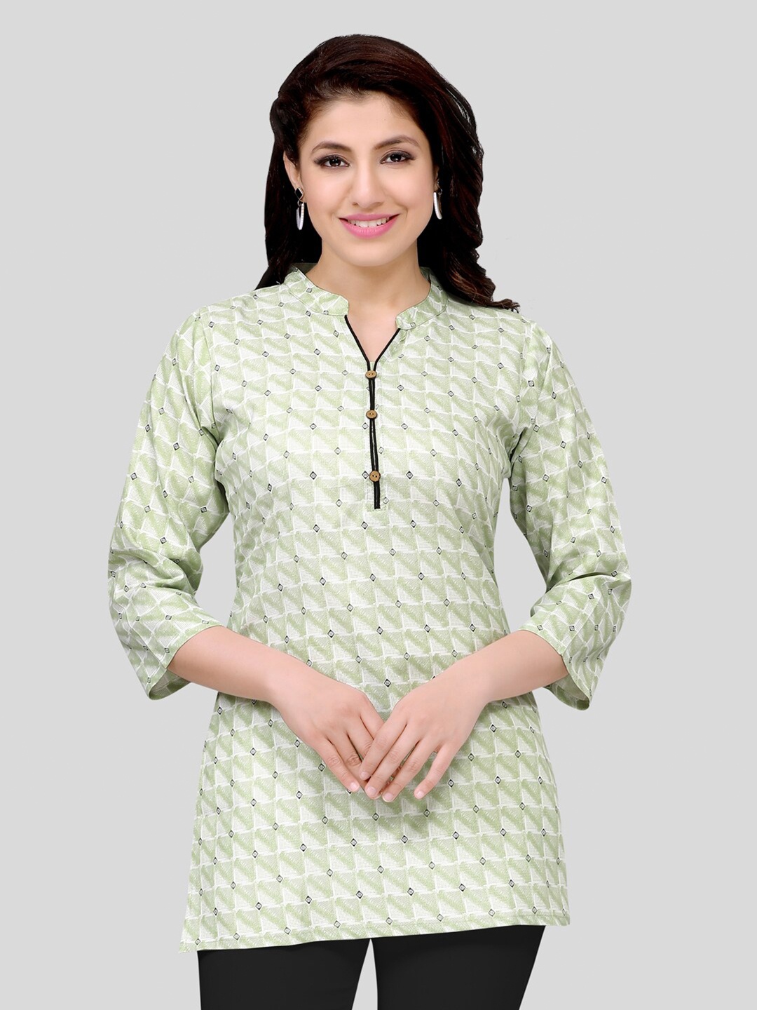 

Saree Swarg Geometric Printed Mandarin Collar Kurti, Green