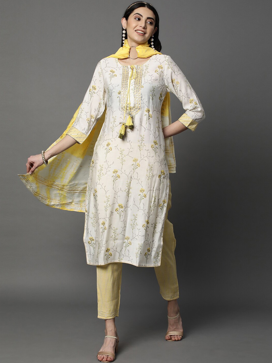 

HEEPOSH Floral Printed Kurta with Trousers & Dupatta, Yellow