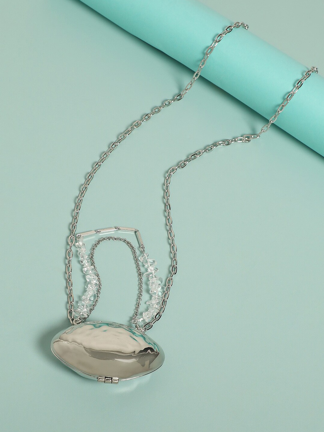

SOHI Silver-Plated Enhancing Style With a Metallic Body Chain And Mini Purse