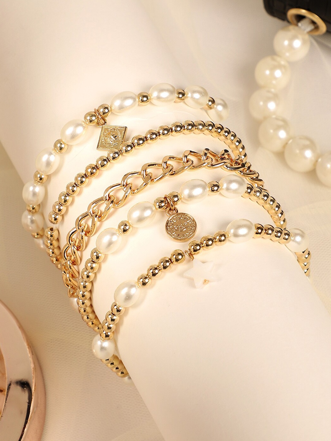 

SOHI Women Set Of 5 Gold-Plated Link Bracelets