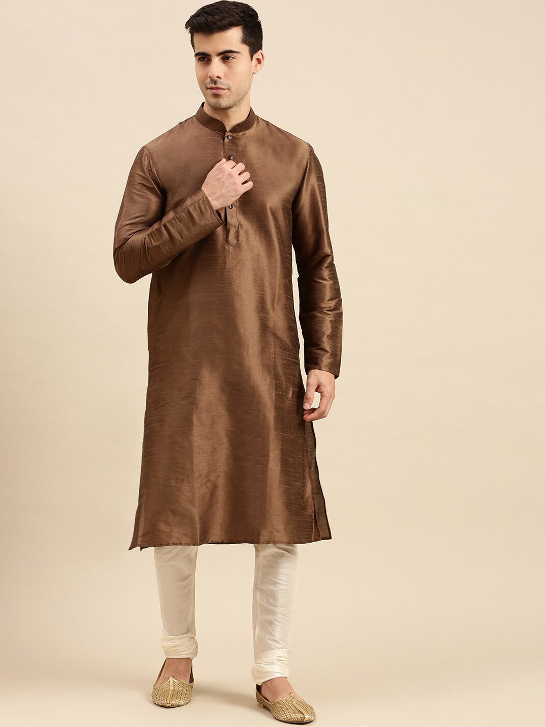 

Sanwara Mandarin Collar Kurta, Brown