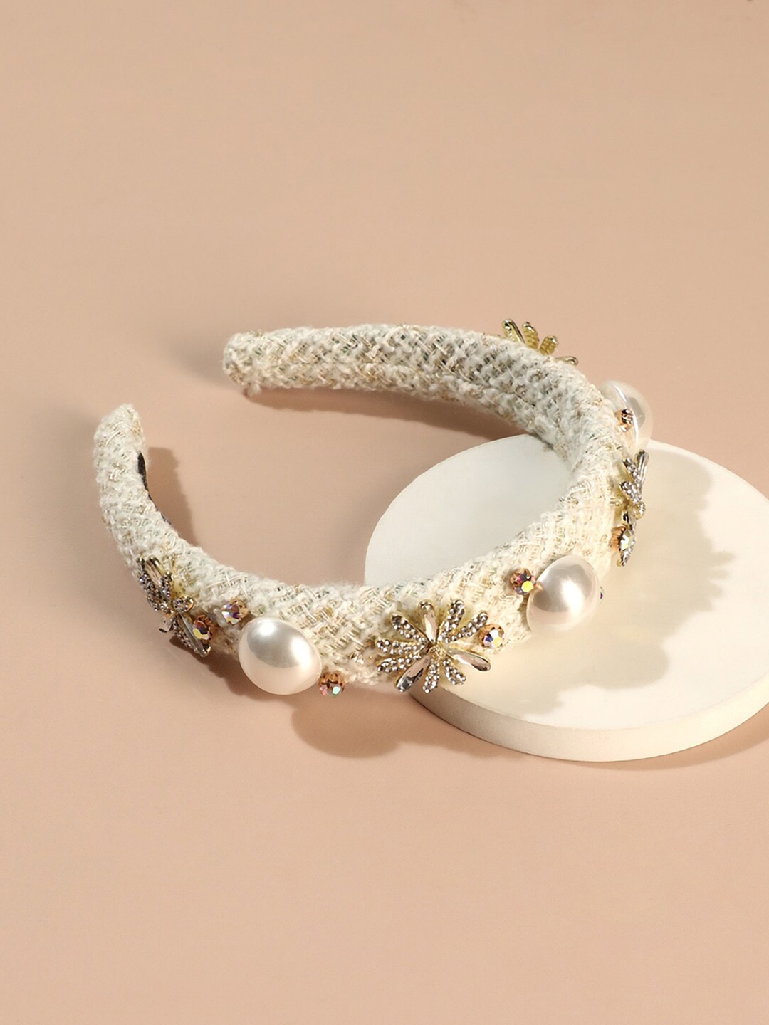 

SOHI Embellished Fabric Hairband, White