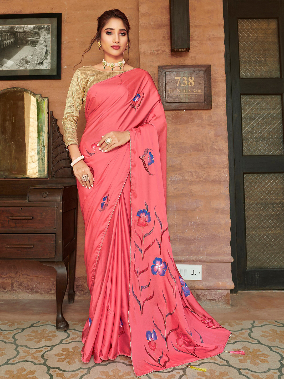 

Somras Floral Printed Pure Chiffon Saree, Pink