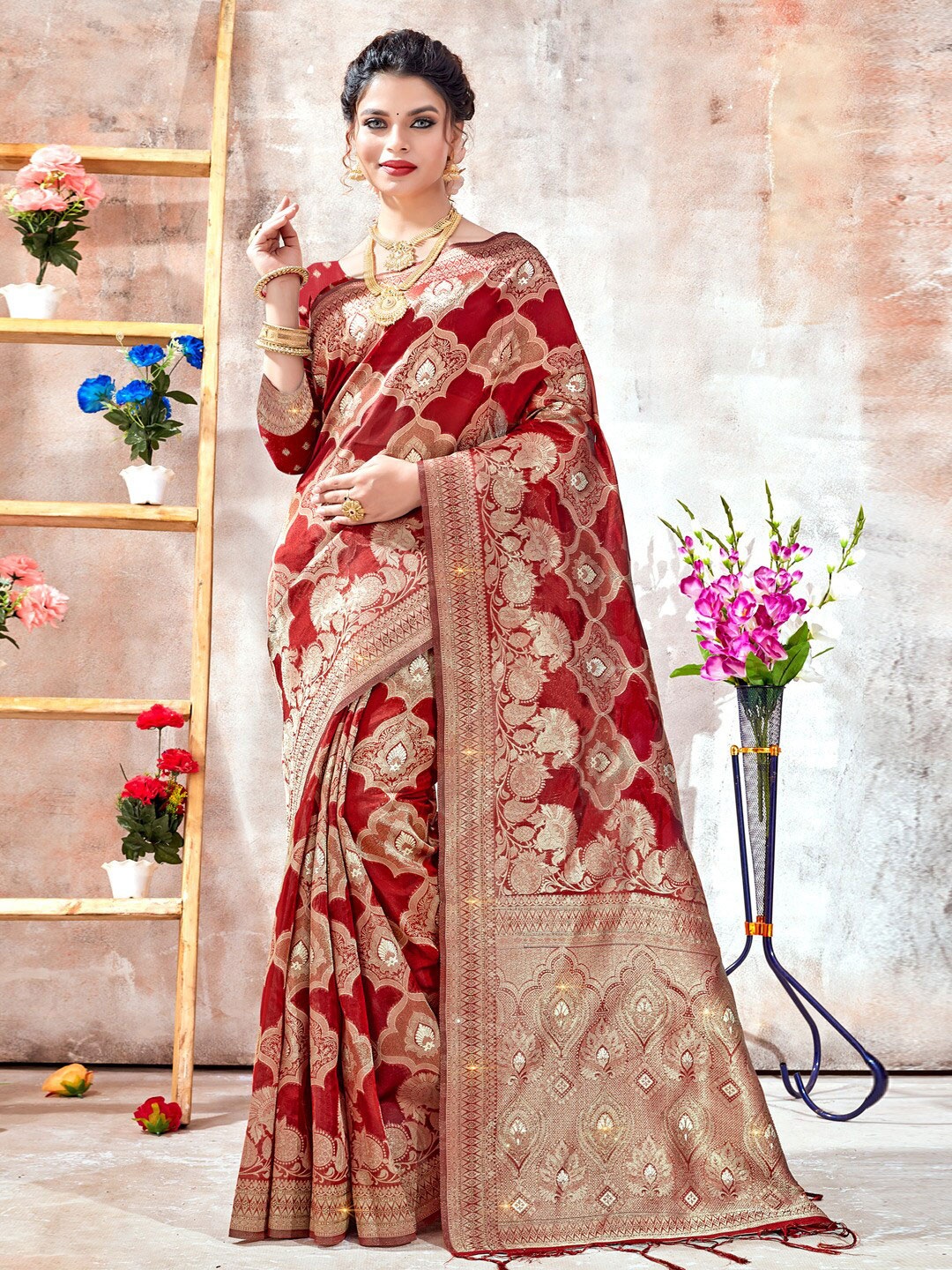 

SANGAM PRINTS Ethnic Motifs Printed Organza Saree, Maroon