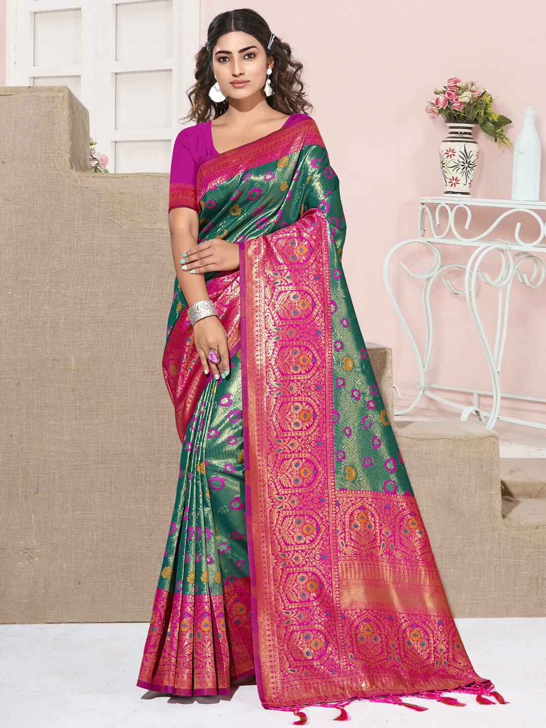 

SANGAM PRINTS Woven Design Zari Kanjeevaram Saree, Green