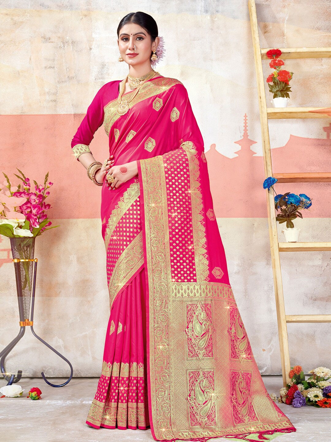 

SANGAM PRINTS Woven Design Zari Saree, Magenta