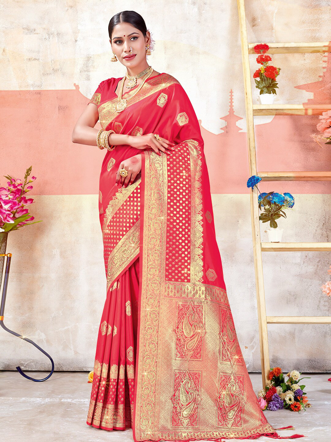 

SANGAM PRINTS Woven Design Zari Saree, Peach
