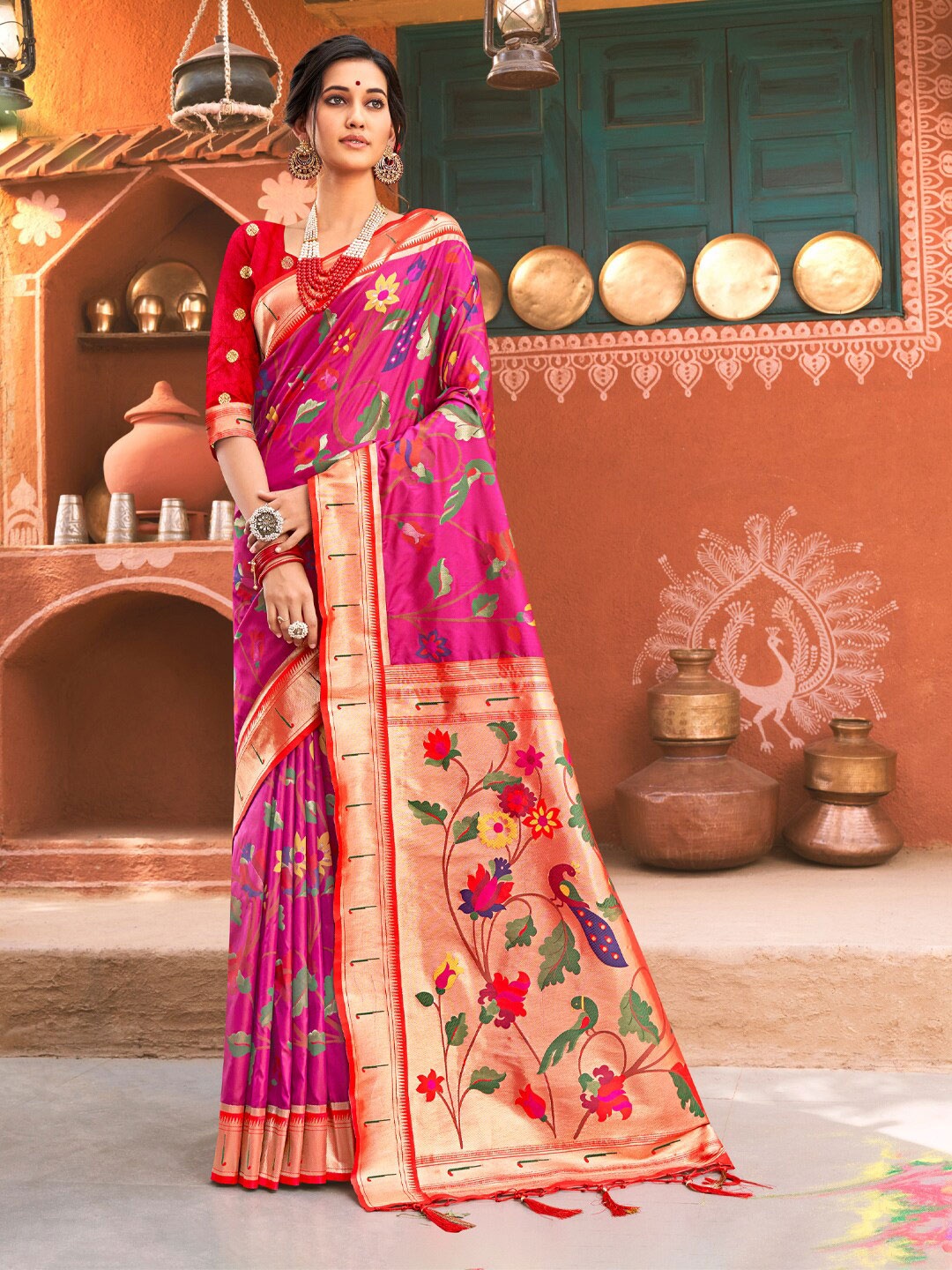 

SANGAM PRINTS Floral Woven Design Zari Paithani Saree, Pink