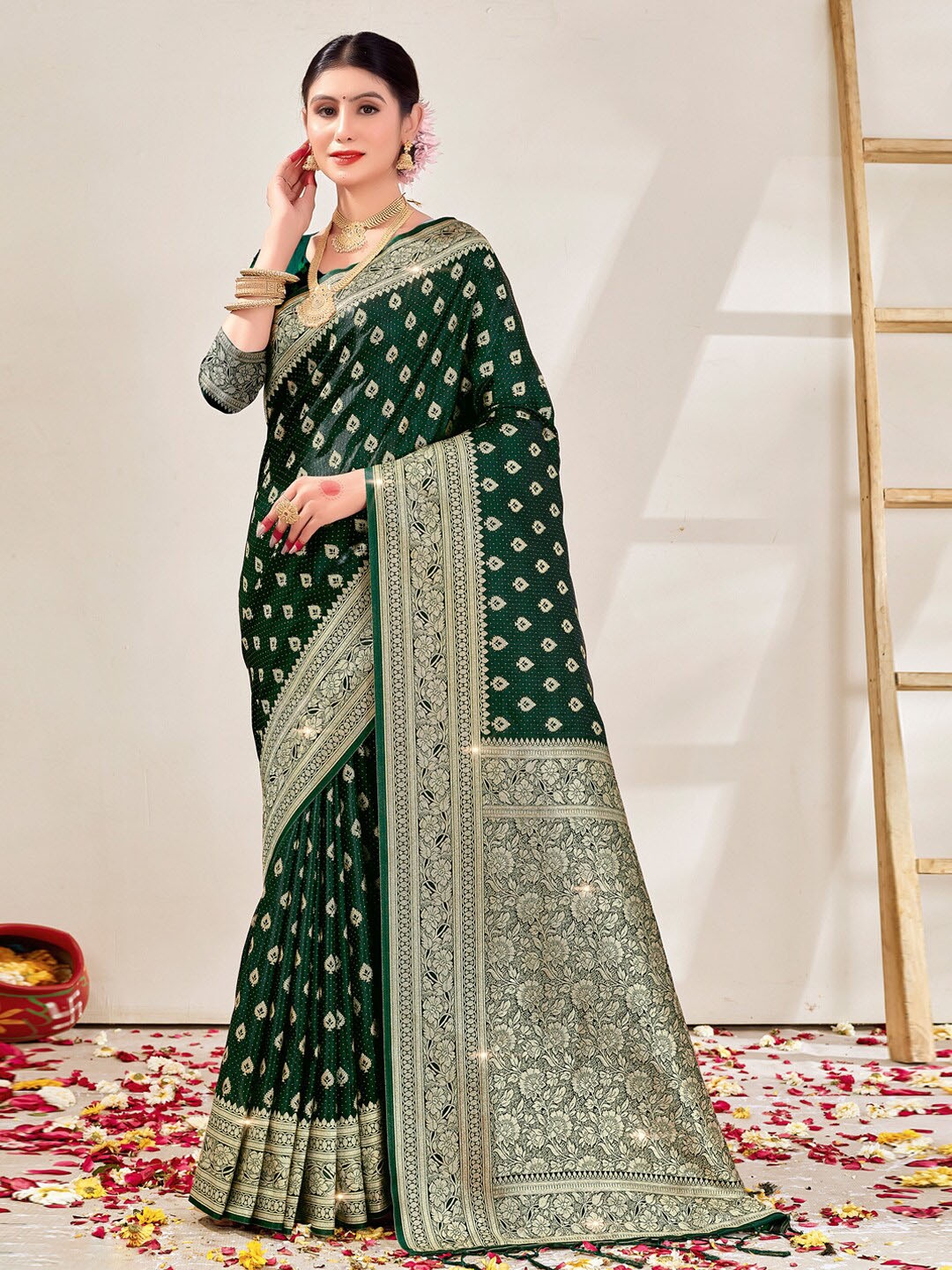 

SANGAM PRINTS Ethnic Motifs Woven Design Beads and Stones Silk Blend Saree, Green