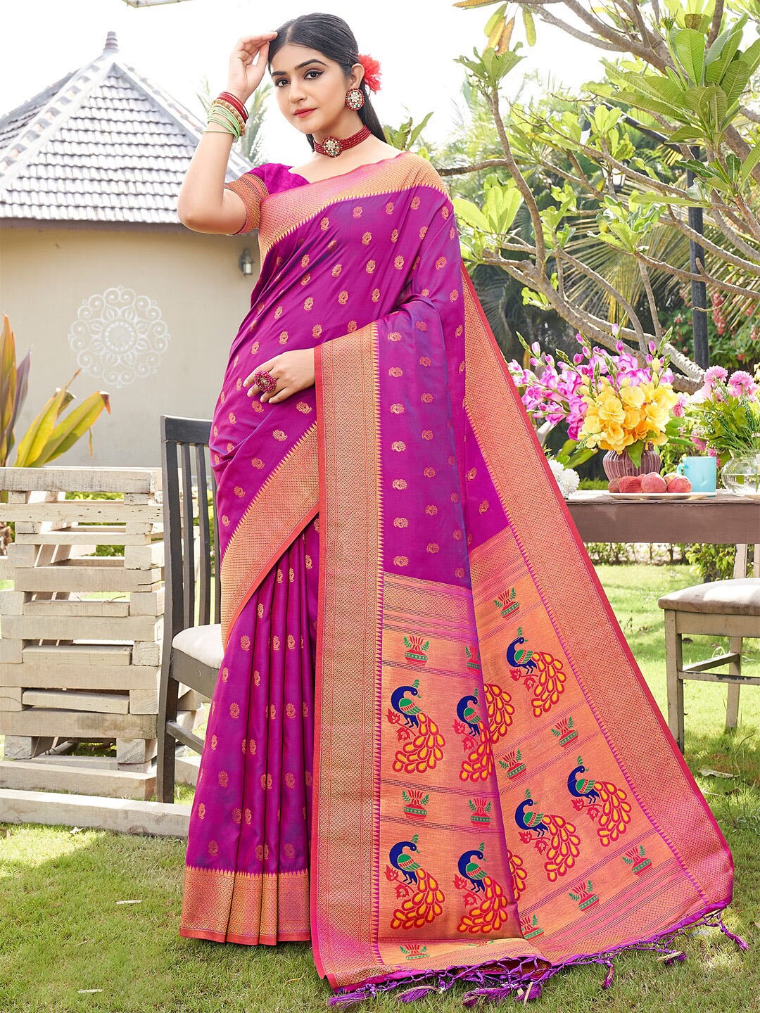 

SANGAM PRINTS Ethnic Motifs Woven Design Zari Silk Blend Paithani Saree, Purple