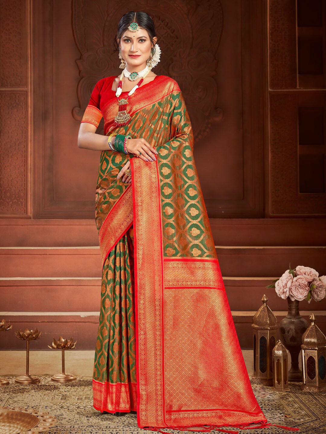 

SANGAM PRINTS Ethnic Design Woven Design Zari Silk Blend Banarasi Saree, Green