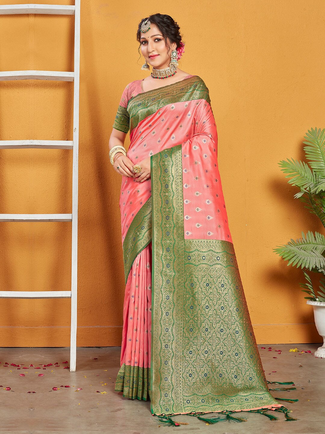 

SANGAM PRINTS Ethnic Motifs Woven Design Zari Silk Blend Banarasi Saree, Pink