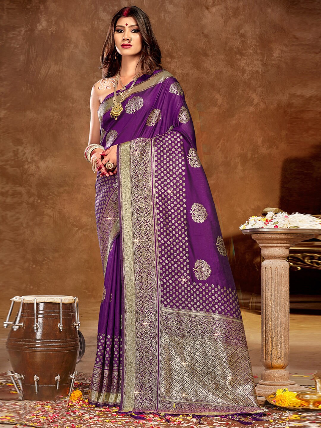 

SANGAM PRINTS Ethnic Motifs Woven Design Zari Banarasi Saree, Violet