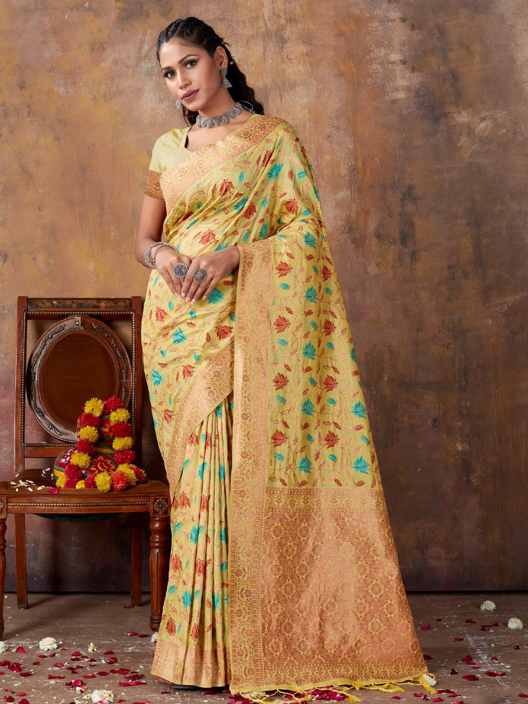 

SANGAM PRINTS Floral Woven Design Saree, Yellow