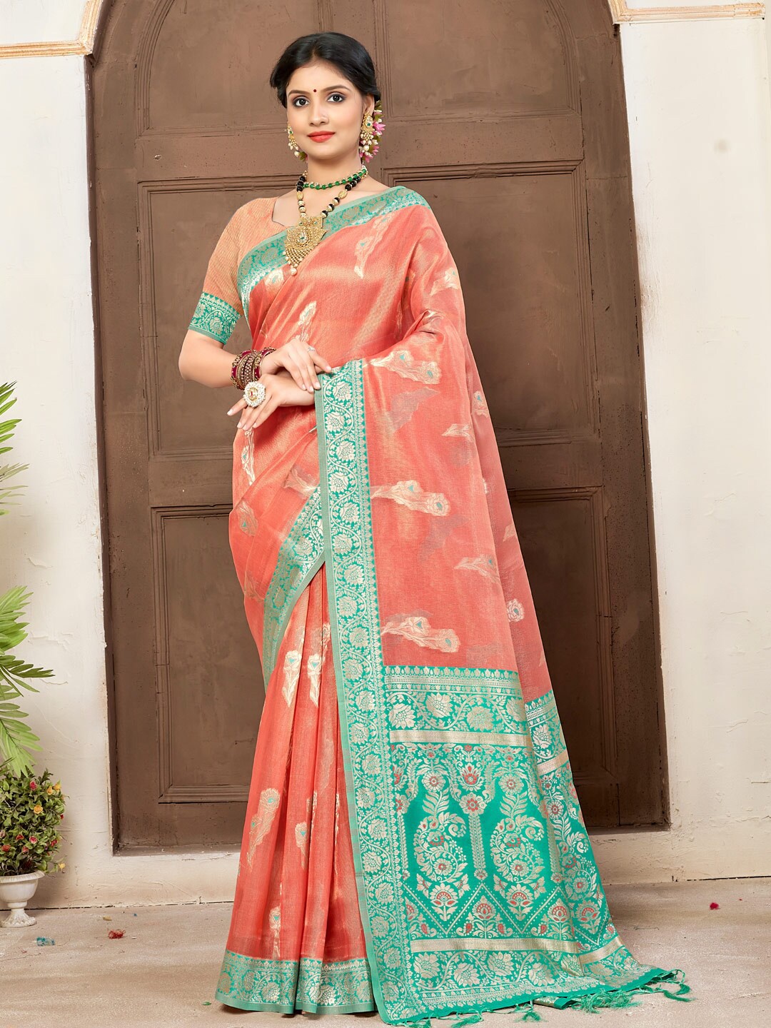 

SANGAM PRINTS Ethnic Motifs Woven Design Zari Saree, Peach