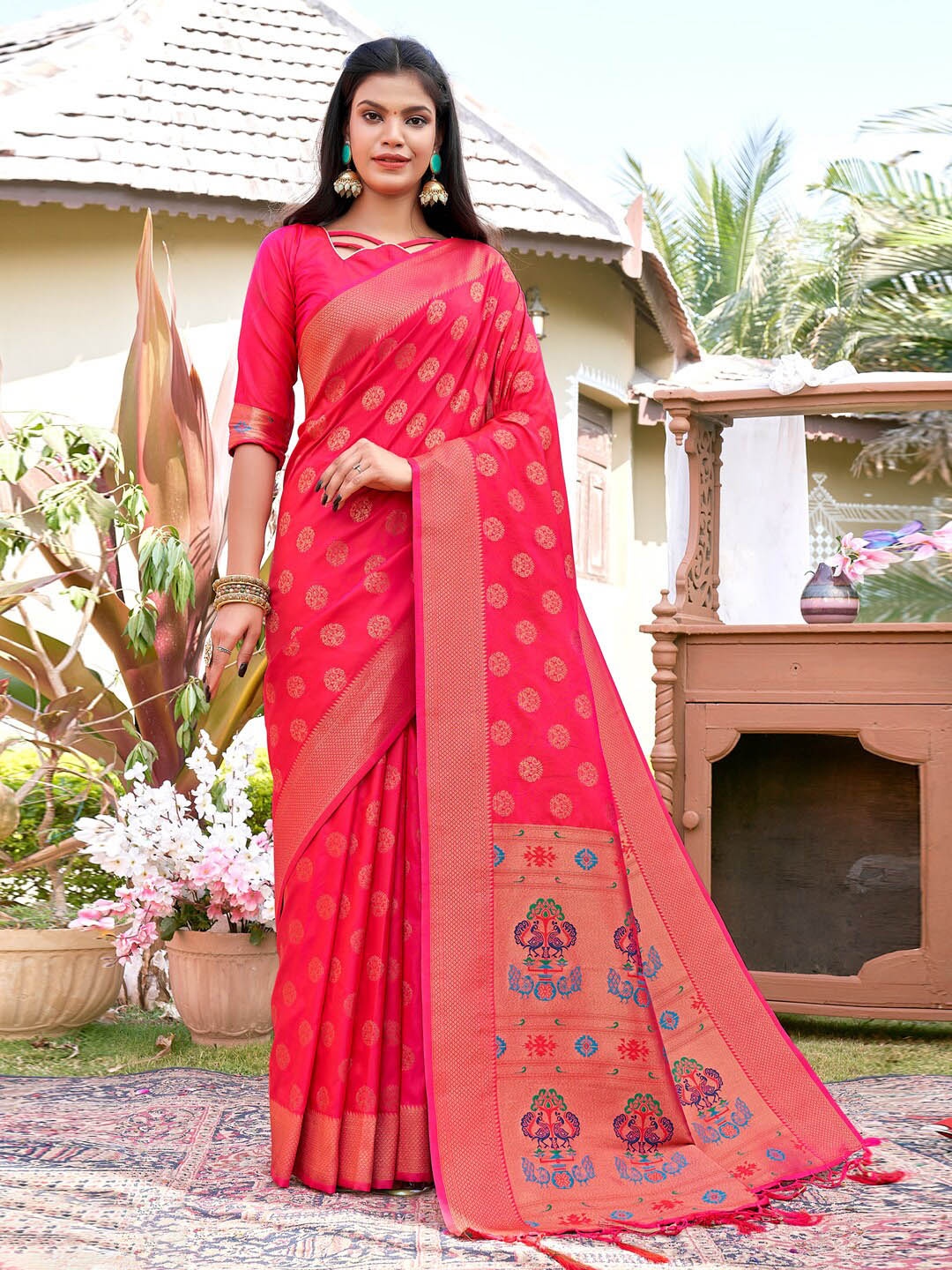 

SANGAM PRINTS Ethnic Motifs Woven Design Zari Silk Blend Banarasi Saree, Pink