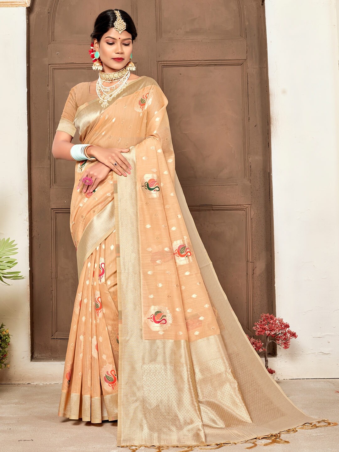 

SANGAM PRINTS Ethnic Motifs Woven Design Zari Saree, Cream