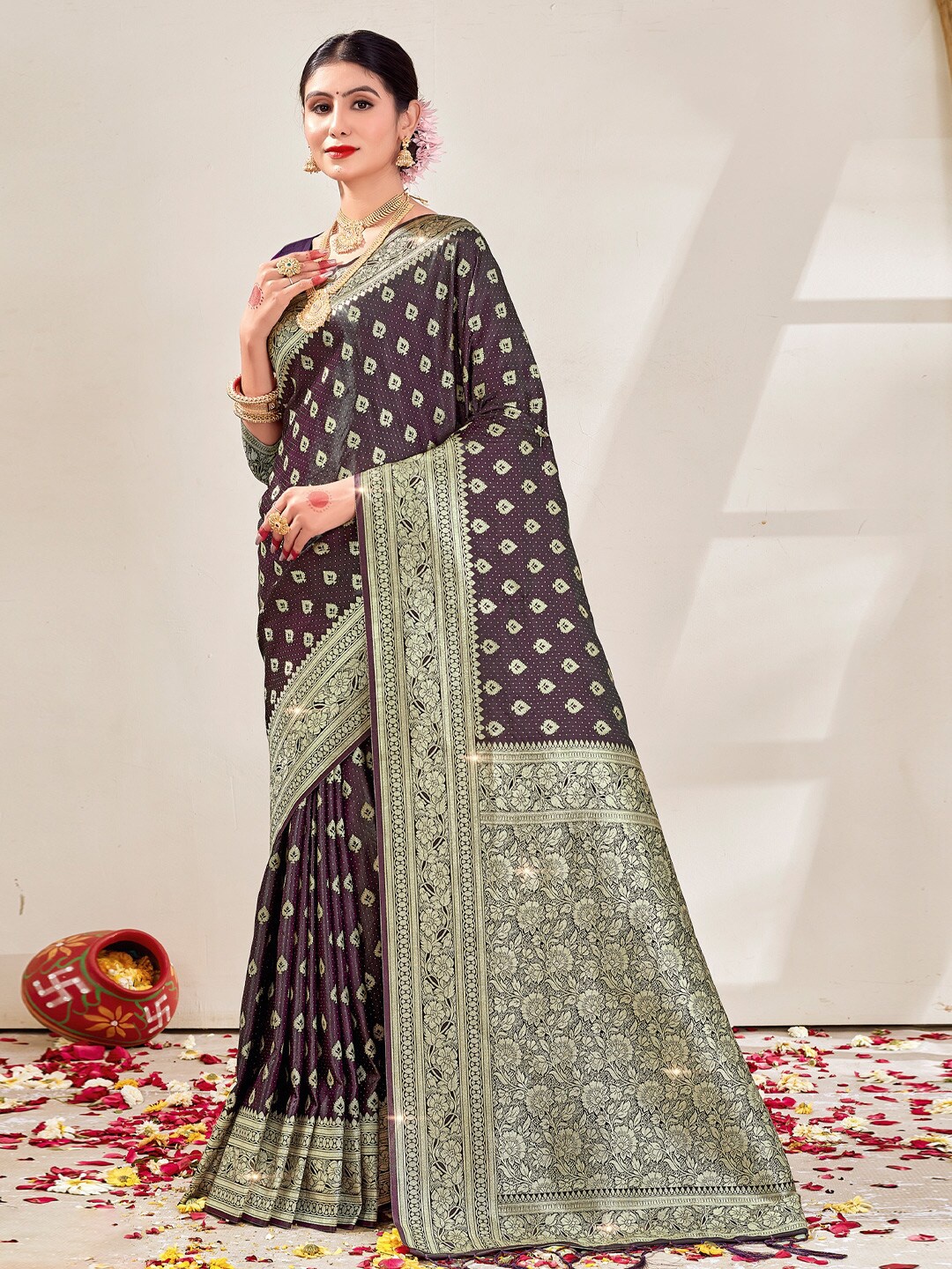 

SANGAM PRINTS Ethnic Motifs Woven Design Zari Silk Blend Saree, Purple