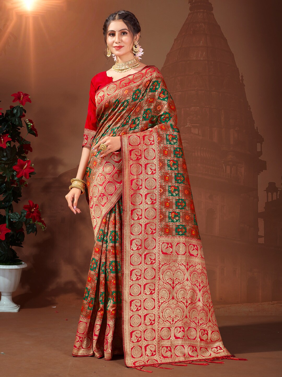 

SANGAM PRINTS Ethnic Motifs Woven Design Zari Silk Blend Patola Saree, Red