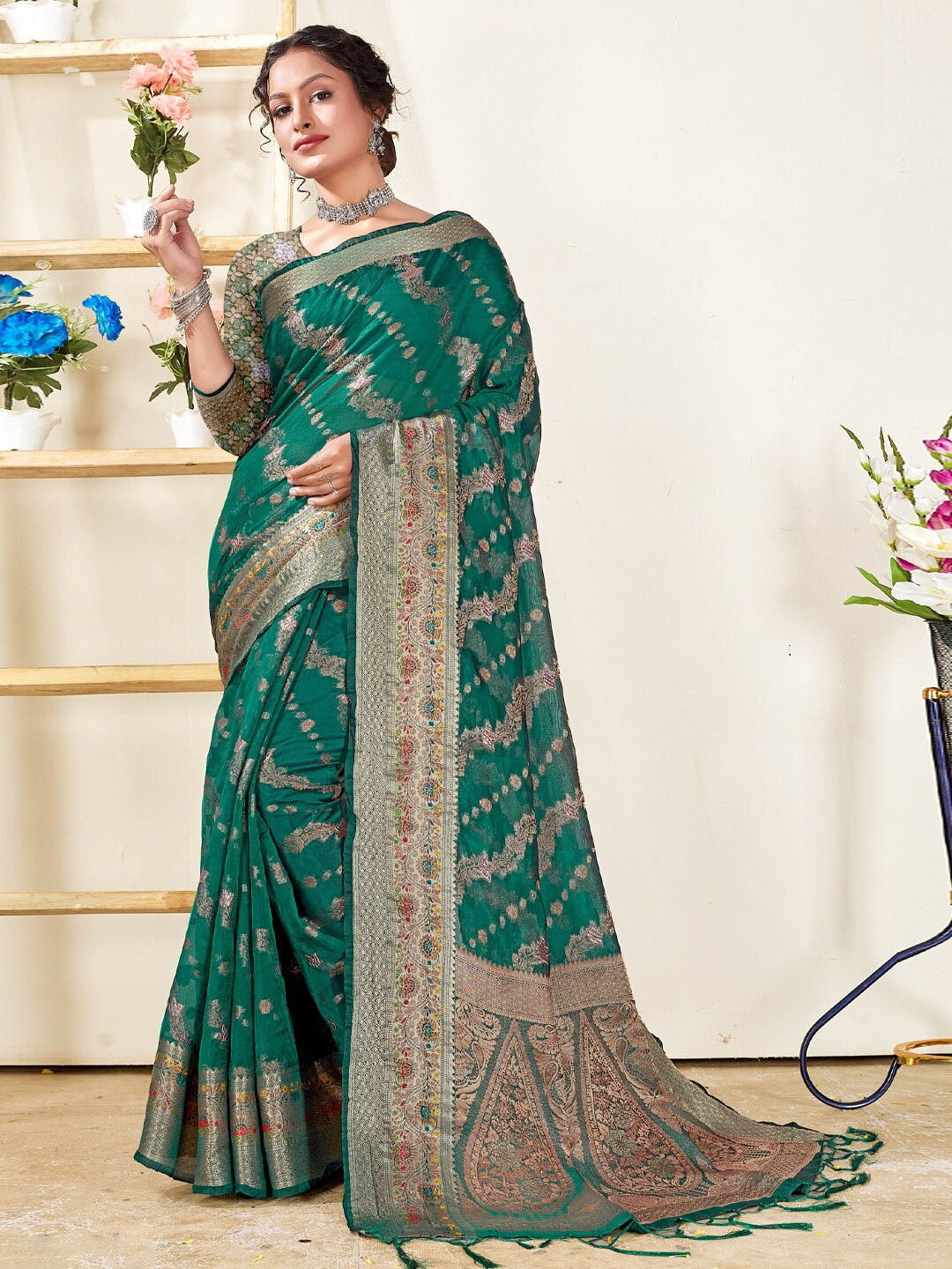 

SANGAM PRINTS Ethnic Motifs Woven Design Zari Organza Saree, Green