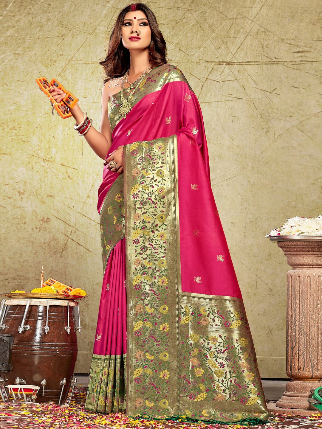 

SANGAM PRINTS Floral Zari Silk Blend Paithani Saree, Magenta