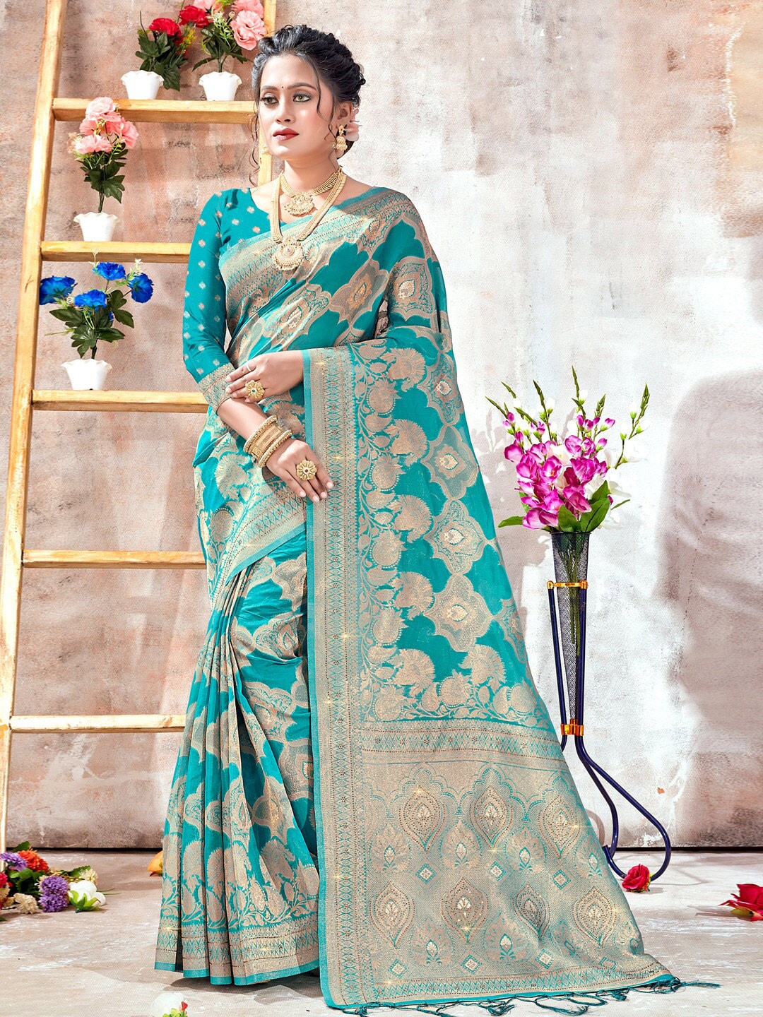 

SANGAM PRINTS Ethnic Motifs Woven Design Zari Organza Saree, Sea green