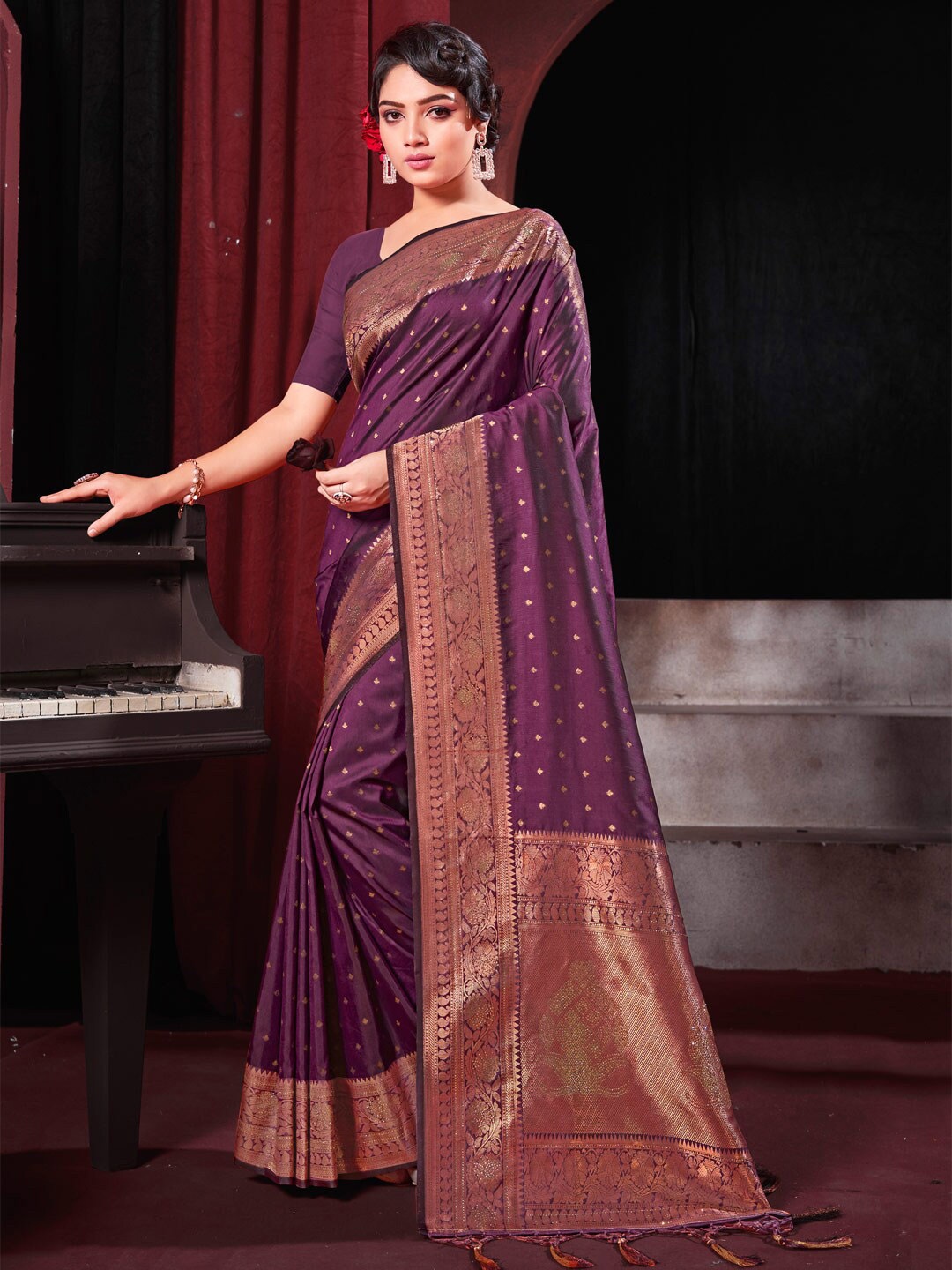 

SANGAM PRINTS Ethnic Motifs Woven Design Zari Banarasi Saree, Purple