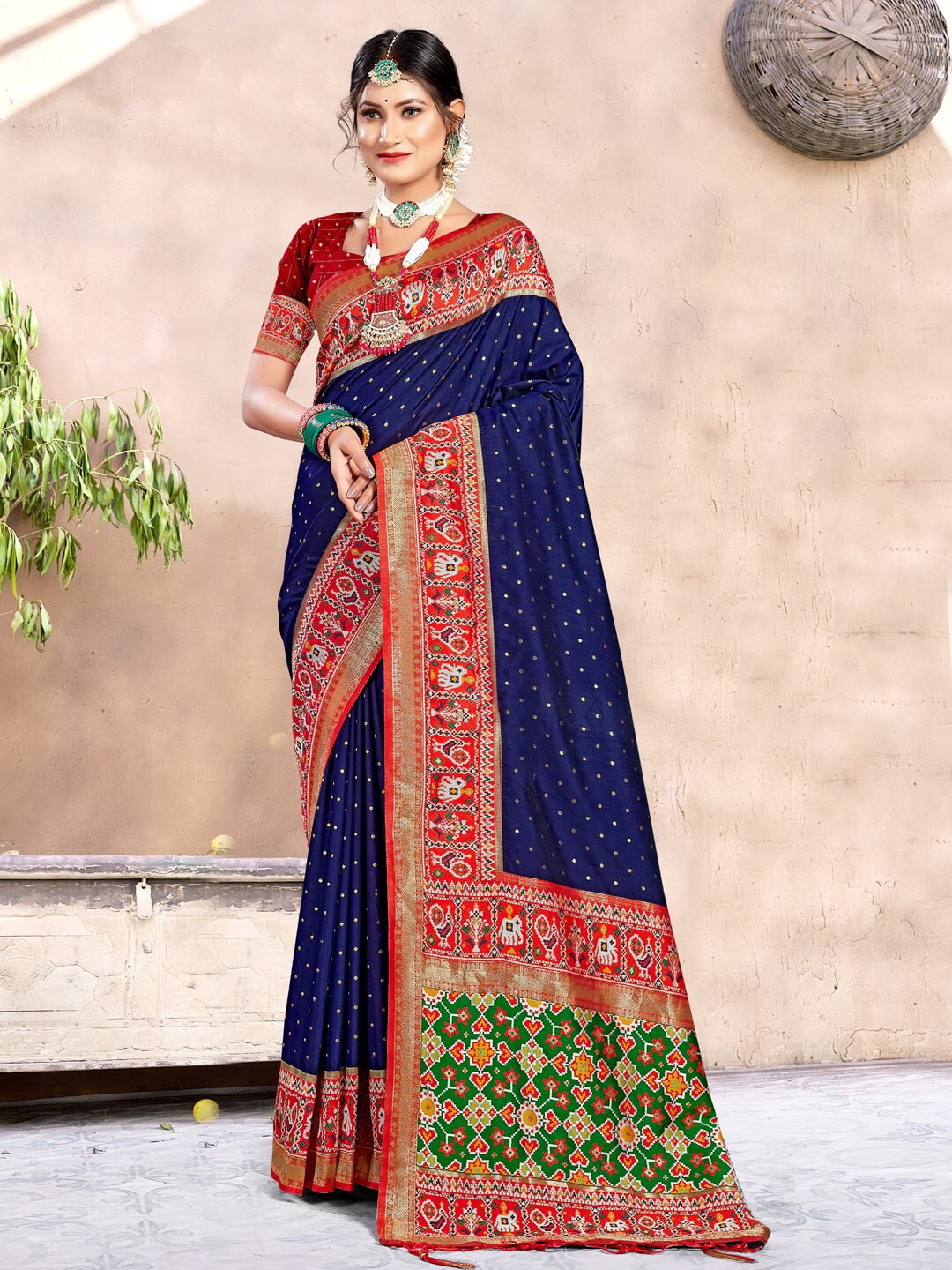 

SANGAM PRINTS Ethnic Motifs Woven Design Zari Saree, Navy blue