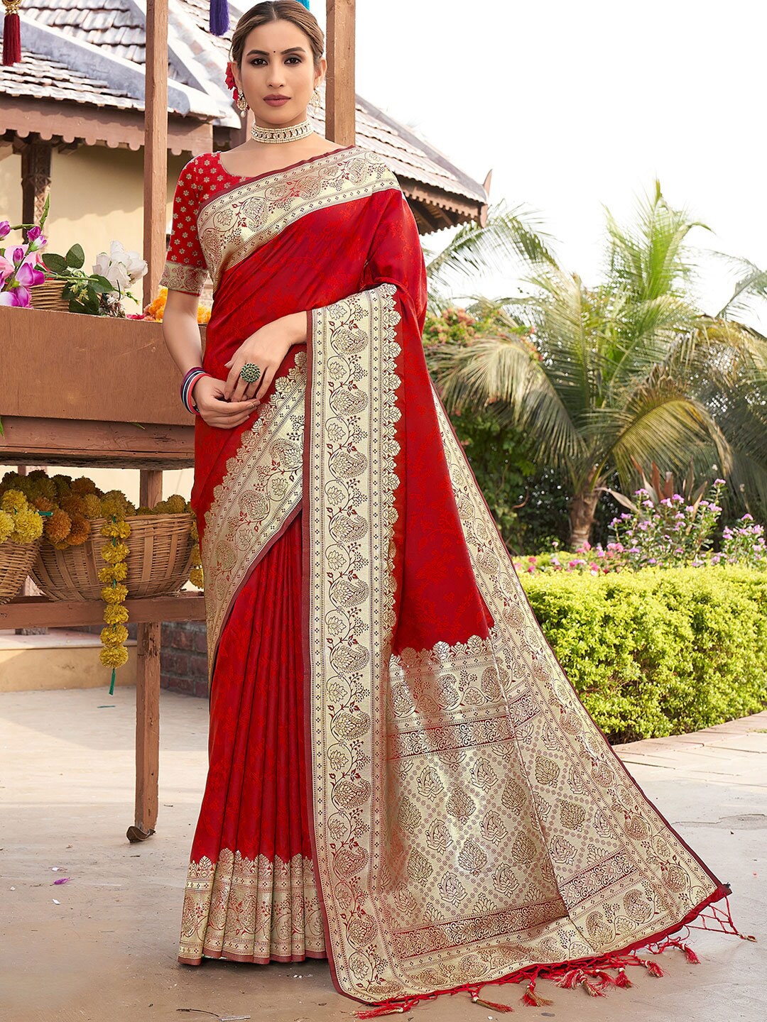 

SANGAM PRINTS Floral Woven Design Zari Banarasi Saree, Red